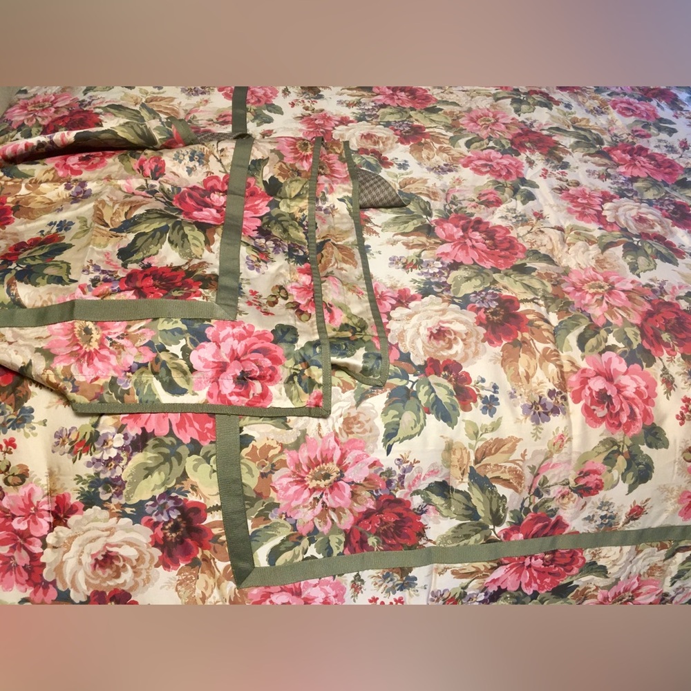 Chaps by Ralph Lauren "Rosemont" reversible Floral Collection comforter set - Picture 4 of 11